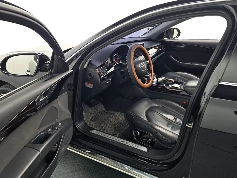 Audi A8, снимка 11 - Автомобили и джипове - 52606337