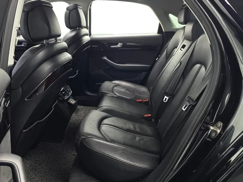 Audi A8, снимка 12 - Автомобили и джипове - 52606337