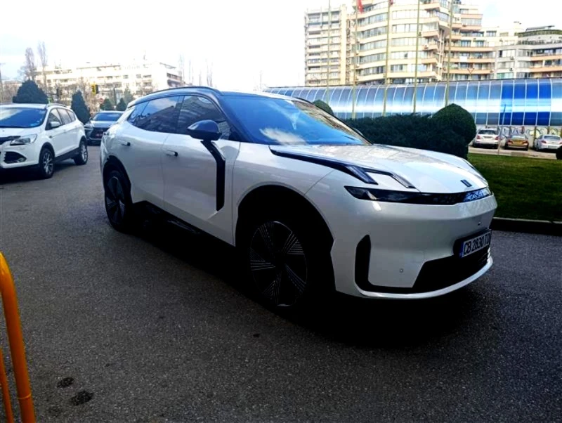 LynkCo 08 MORE Plug In Hybrid / Пробег 12 000 км., снимка 7 - Автомобили и джипове - 54035770