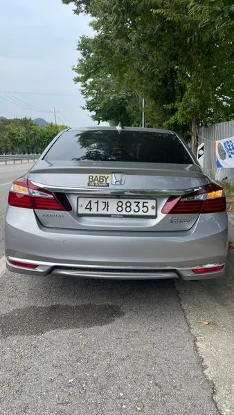 Honda Accord 2.0 Hybrid 9Th Generation, снимка 4 - Автомобили и джипове - 56119092