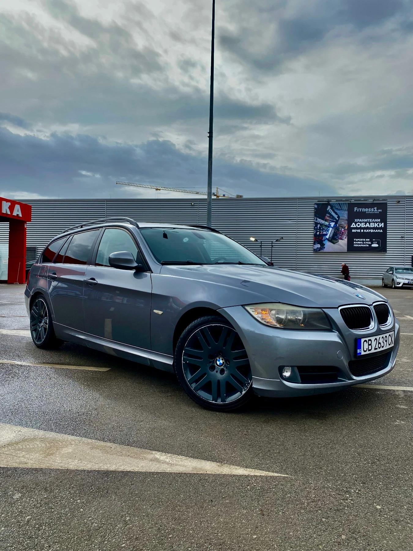BMW 318 Е91 - изображение 3