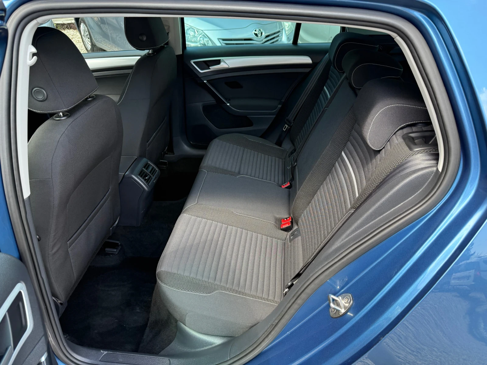 VW Golf 1.4TSI Cup - АВТОМАТИК! - 140к.с.-СУПЕР СЪСТОЯНИЕ! - изображение 9