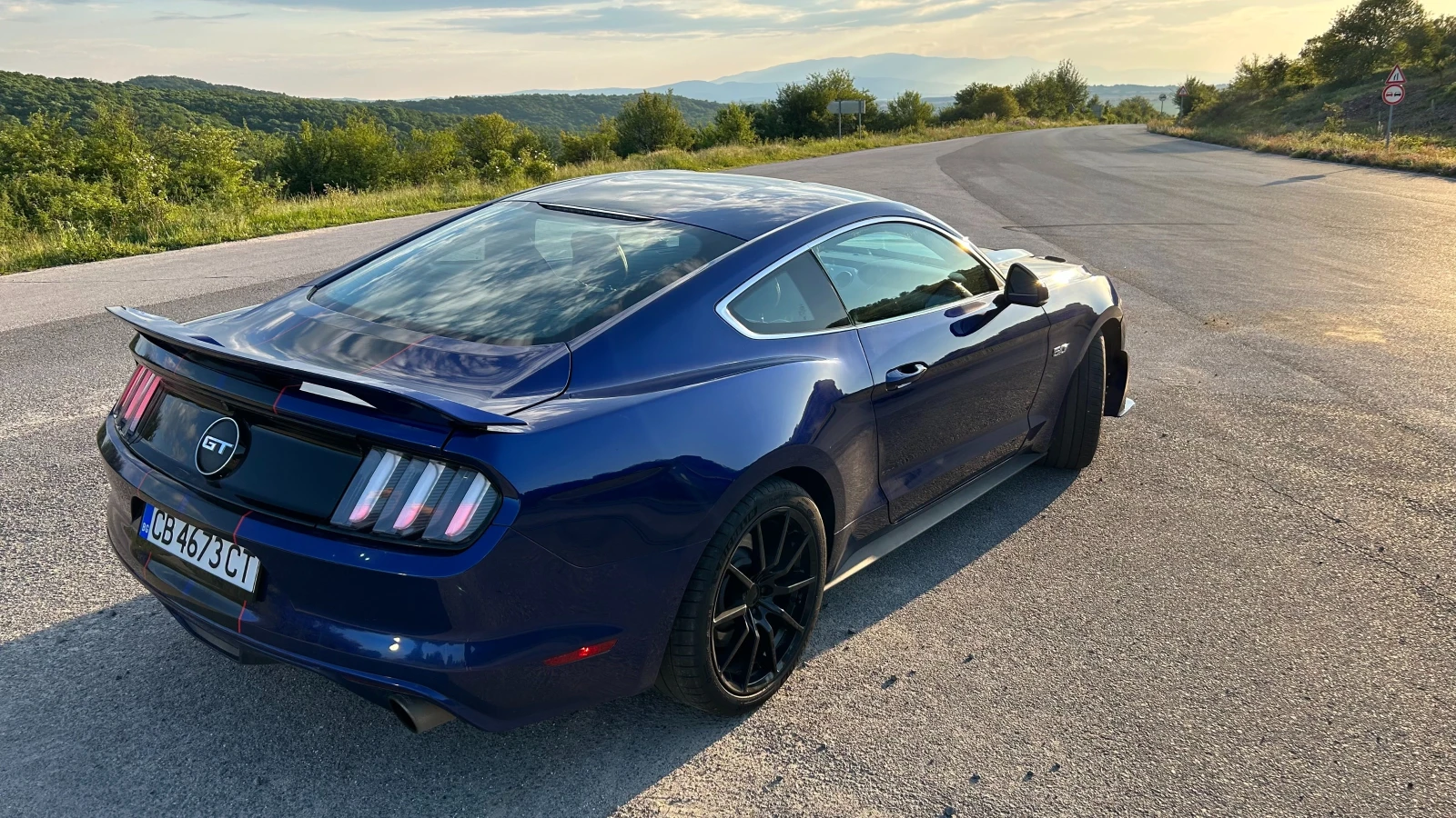 Ford Mustang GT Premium - изображение 8
