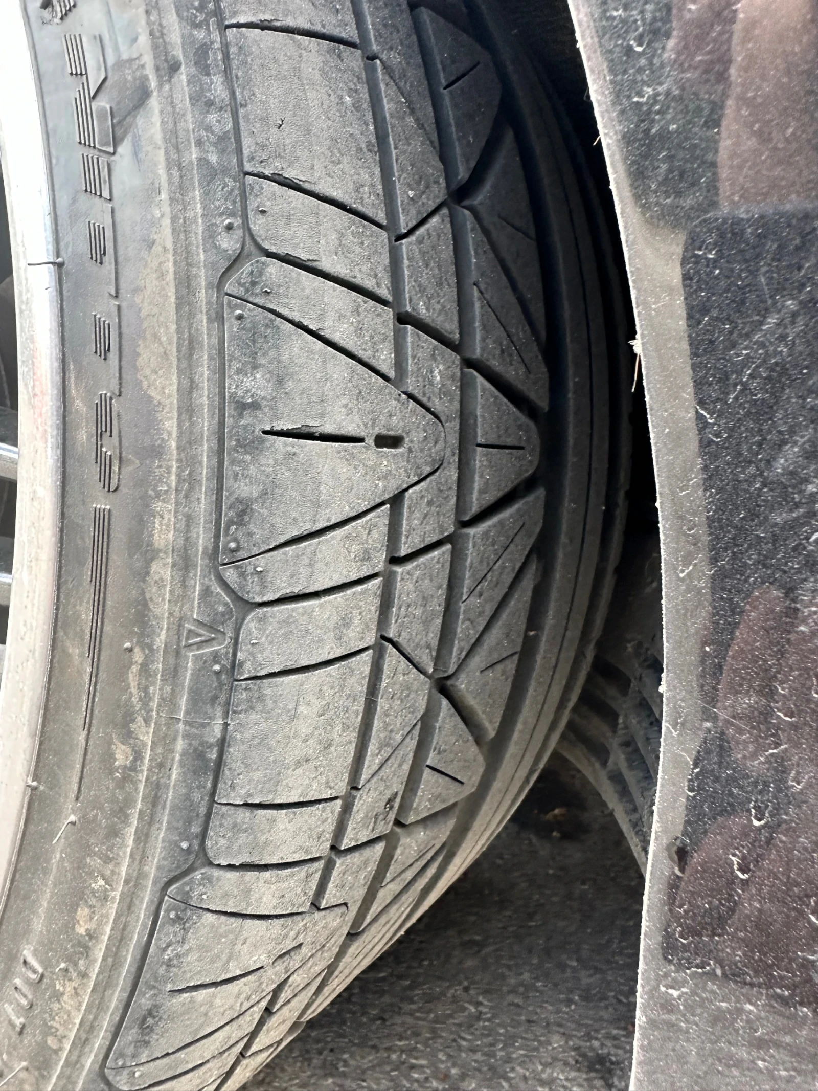 Mercedes-Benz CLS 550 Фабрично АМГ 5.5 - изображение 9