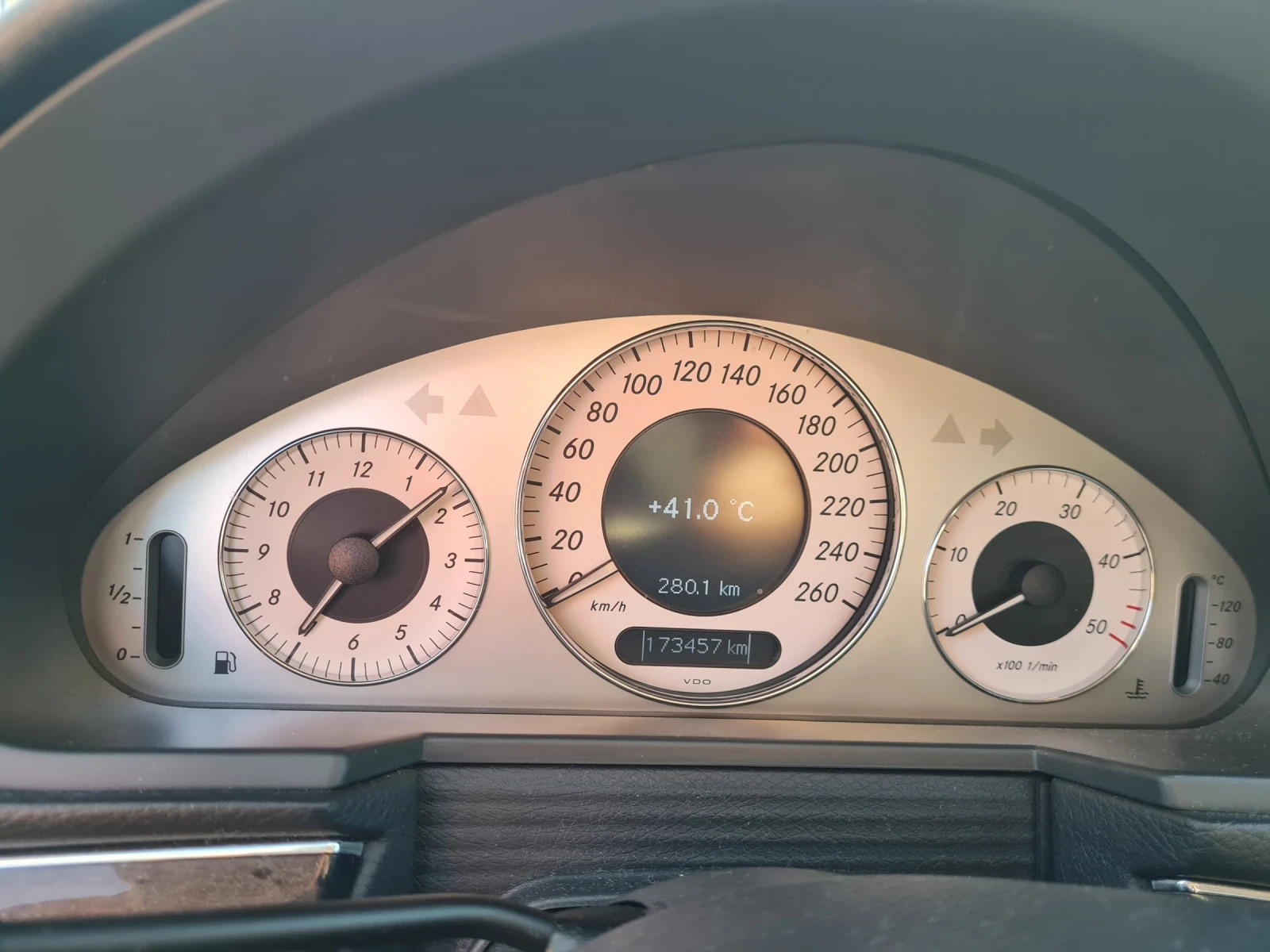 Mercedes-Benz E 220  - изображение 3