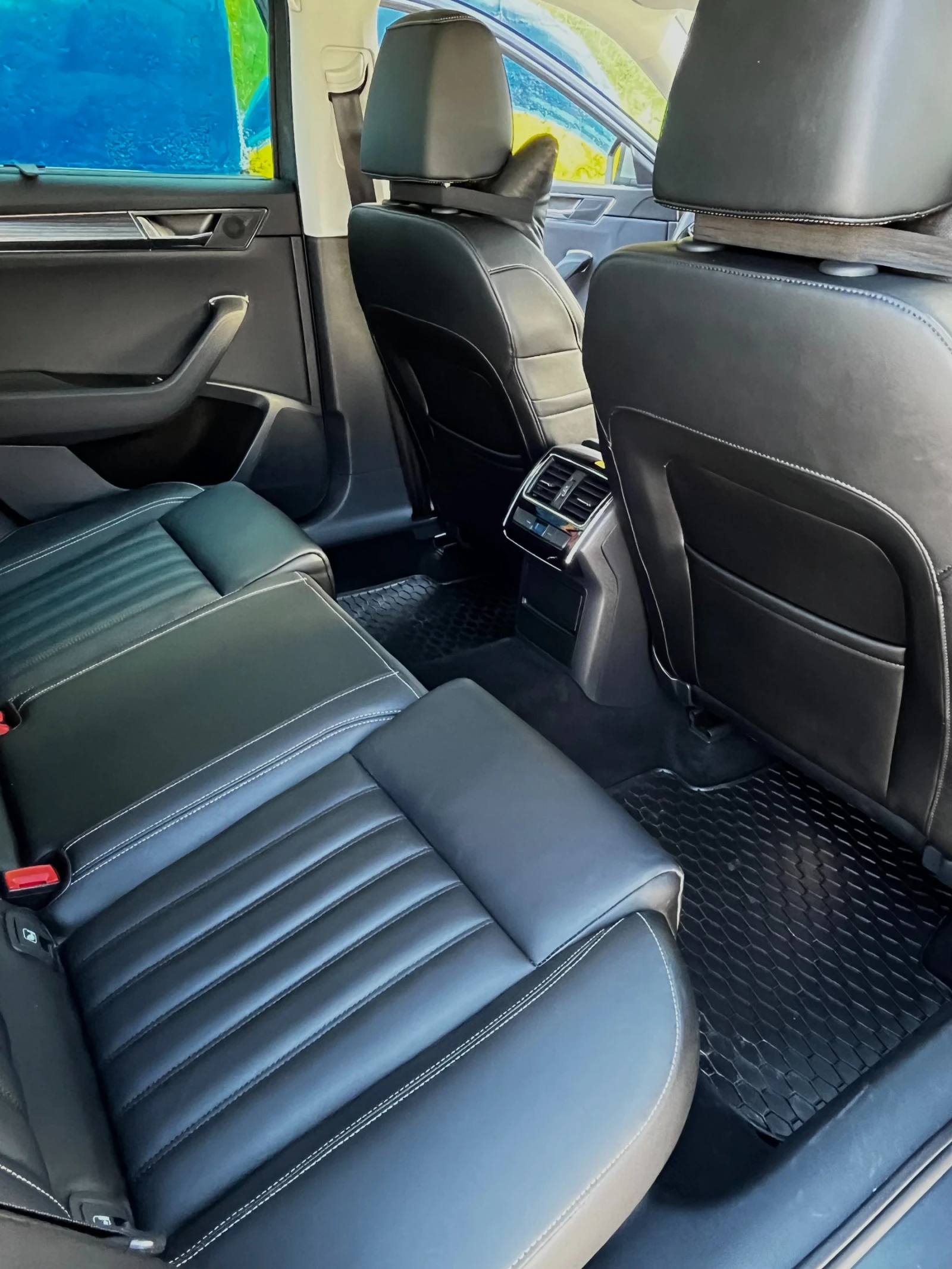 Skoda Superb 2.0 TDI Edition Plus, снимка 11 - Автомобили и джипове - 53778594