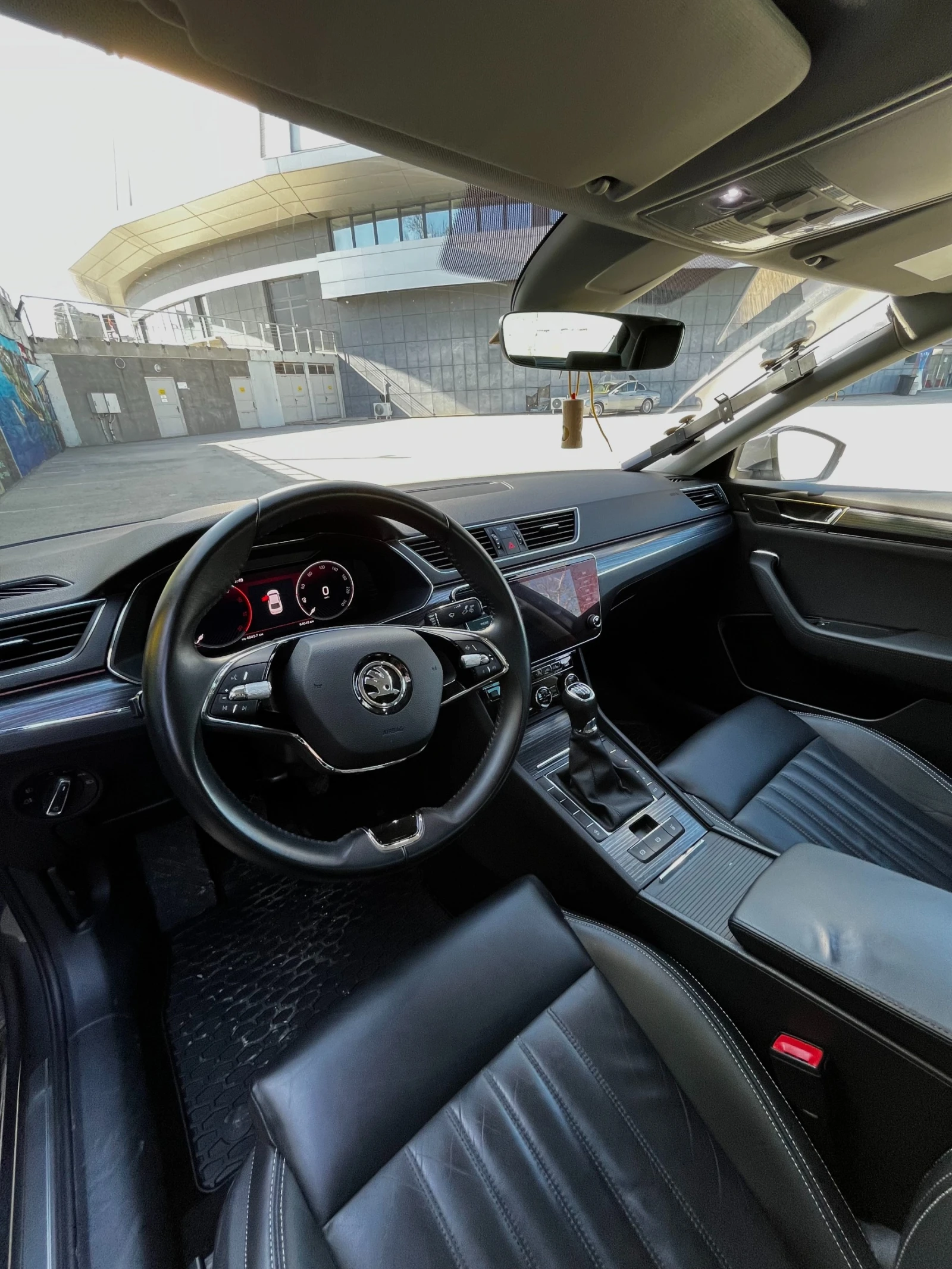 Skoda Superb 2.0 TDI Edition Plus, снимка 9 - Автомобили и джипове - 53778594