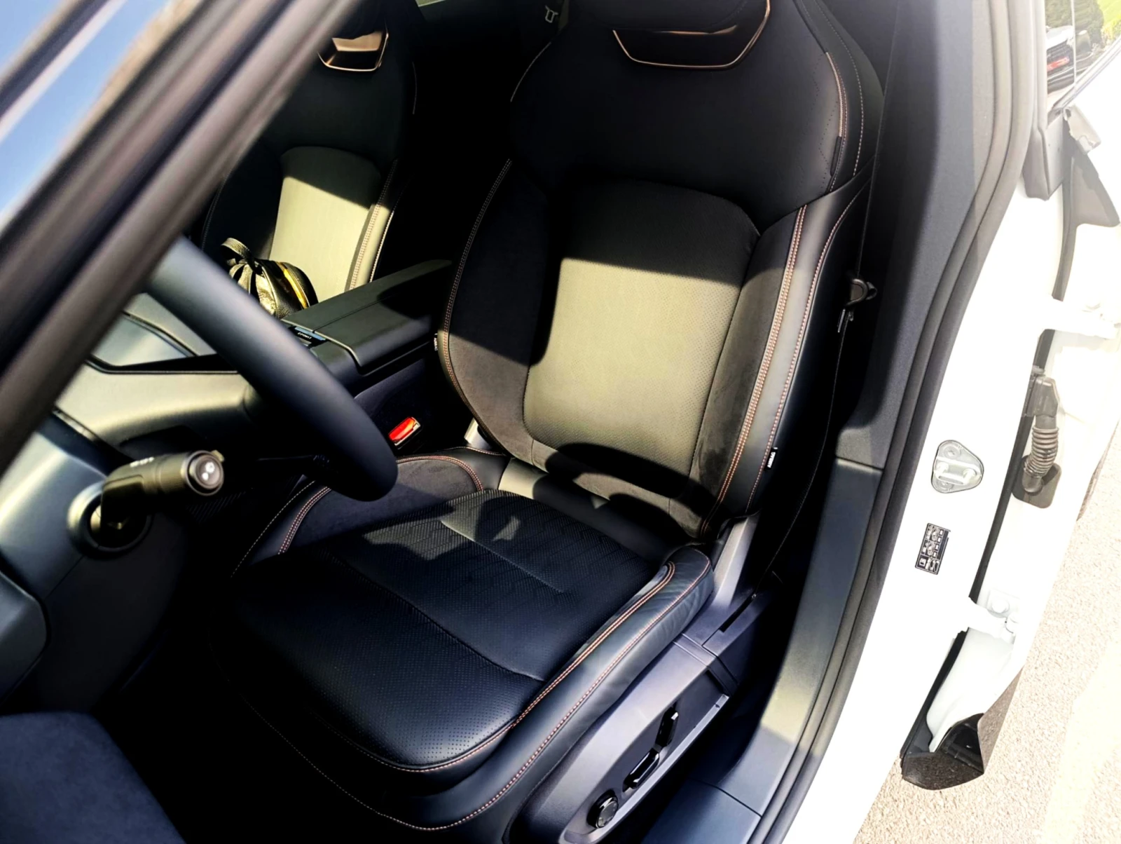 LynkCo 08 MORE Plug In Hybrid / Пробег 12 000 км., снимка 10 - Автомобили и джипове - 54035770