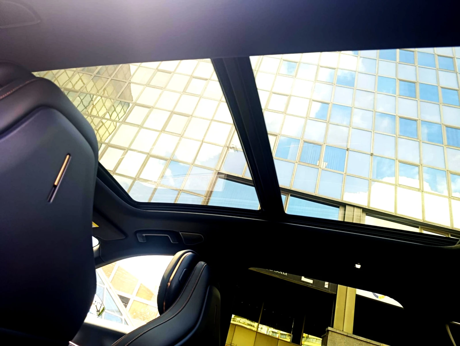 LynkCo 08 MORE Plug In Hybrid / Пробег 12 000 км., снимка 14 - Автомобили и джипове - 54035770