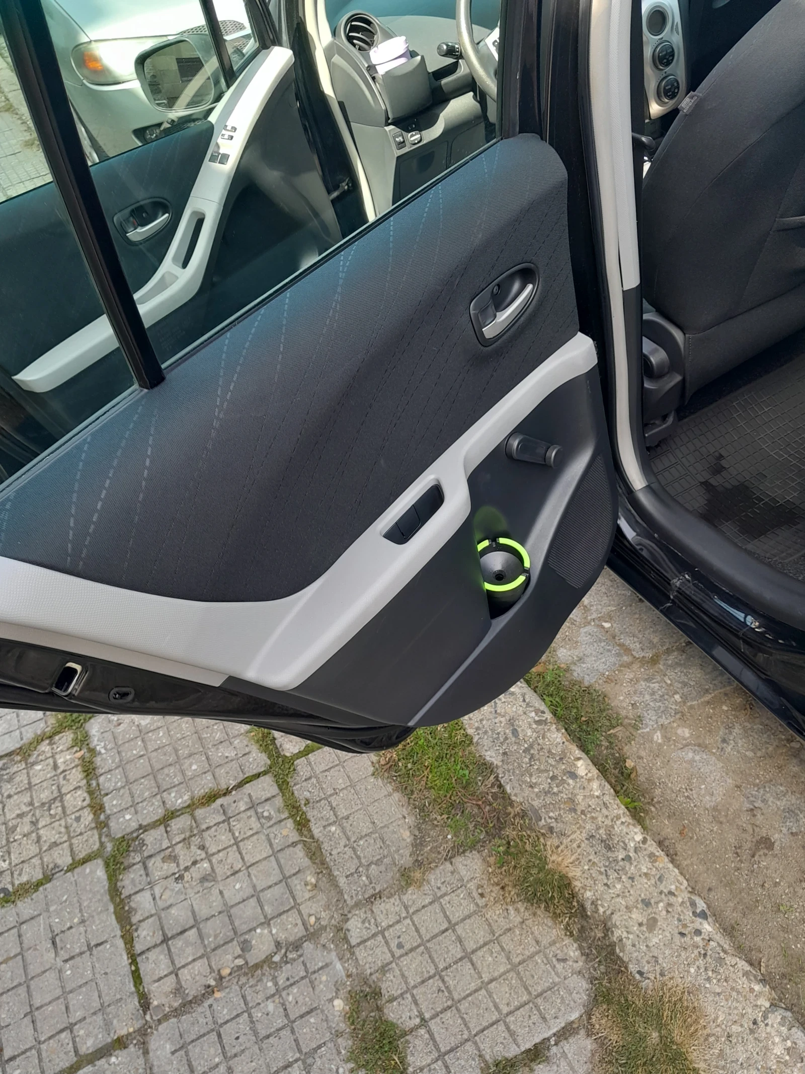 Toyota Yaris, снимка 5 - Автомобили и джипове - 54113633