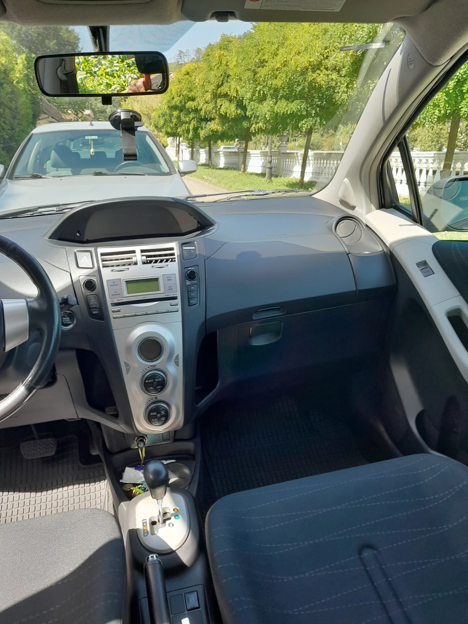 Toyota Yaris, снимка 7 - Автомобили и джипове - 54113633