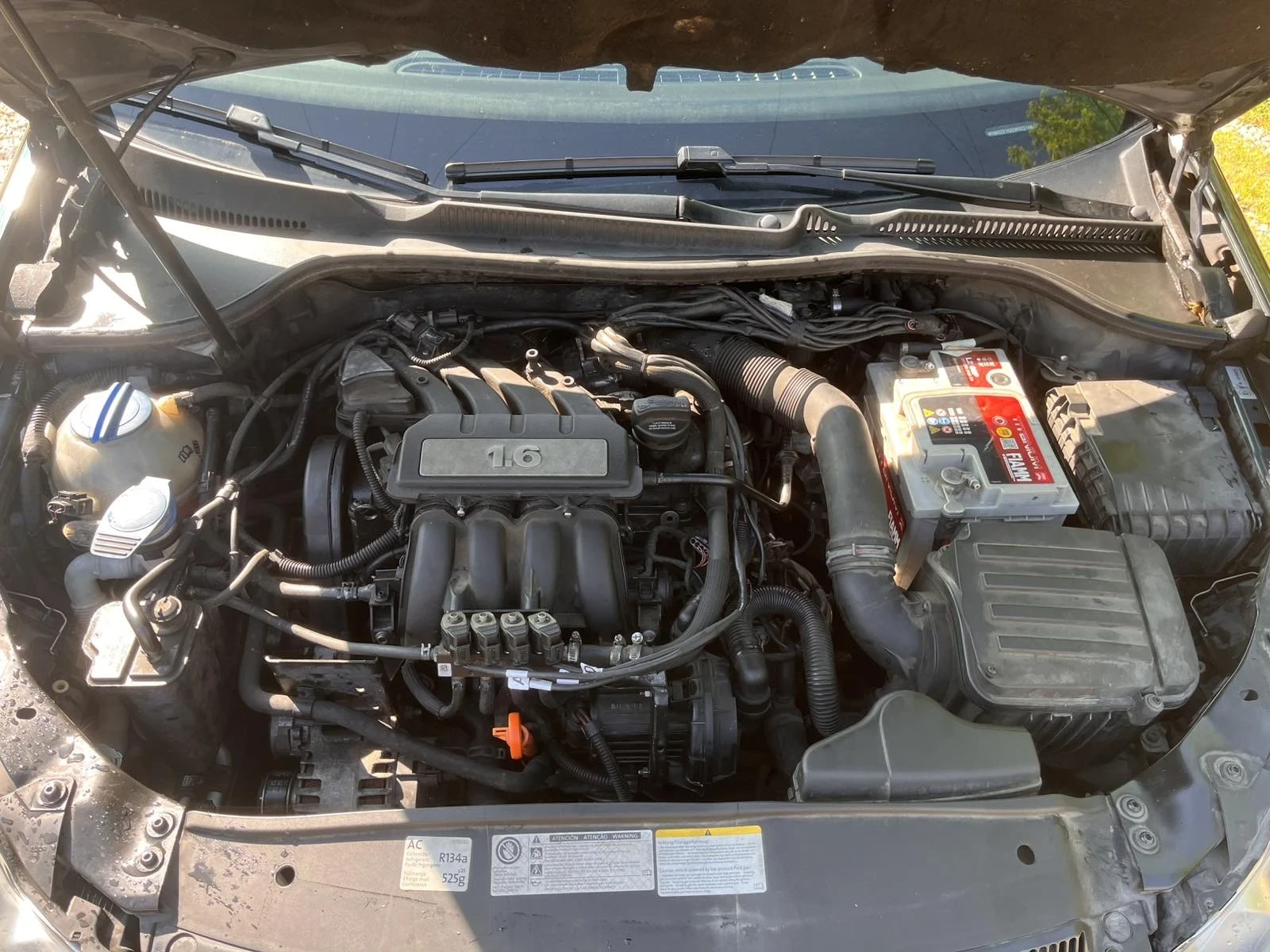 VW Golf 1, 6 АГУ, снимка 14 - Автомобили и джипове - 54378767