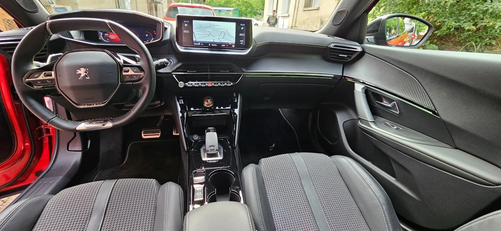 Peugeot 2008 1.2 GT PureTech 130 EAT8, снимка 12 - Автомобили и джипове - 54639093