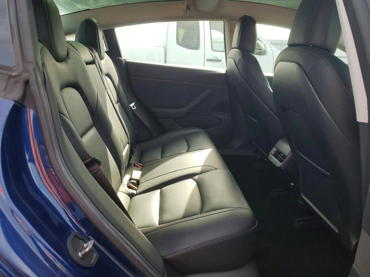 Tesla Model 3, снимка 10 - Автомобили и джипове - 54663600