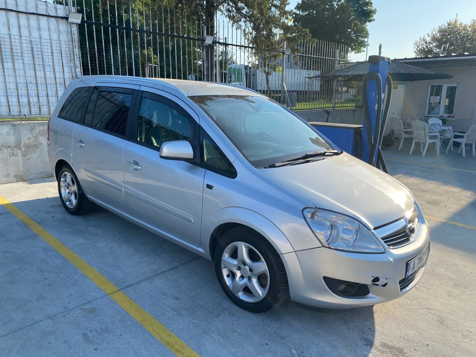 Opel Zafira, снимка 2 - Автомобили и джипове - 56087265