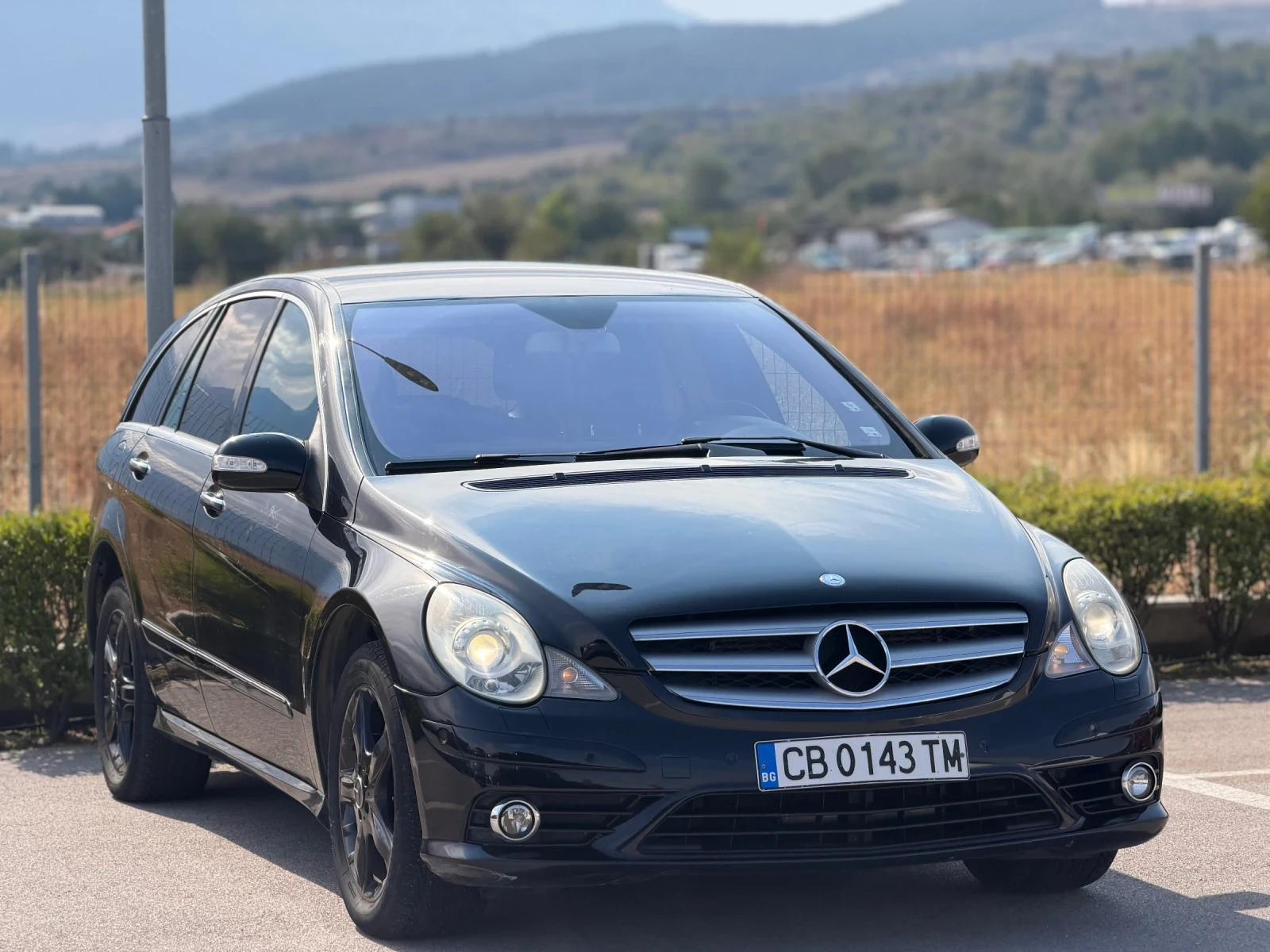 Mercedes-Benz R 320 4MATIC* 7 МЕСТЕН* РЕГИСТРИРАН * ОБСЛУЖЕН* ЛИЗИНГ* , снимка 3 - Автомобили и джипове - 56171490