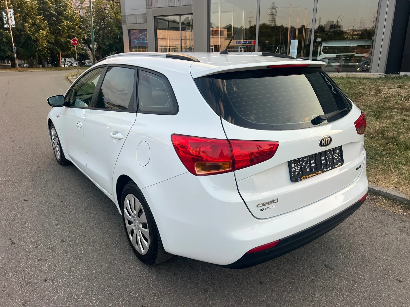 Kia Ceed 1.4CRDI, снимка 6 - Автомобили и джипове - 56245728