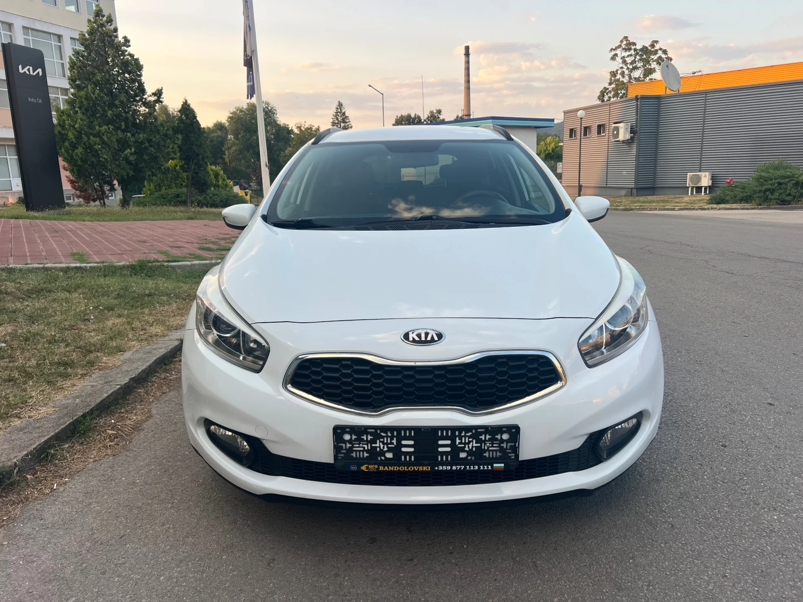 Kia Ceed 1.4CRDI, снимка 2 - Автомобили и джипове - 56245728
