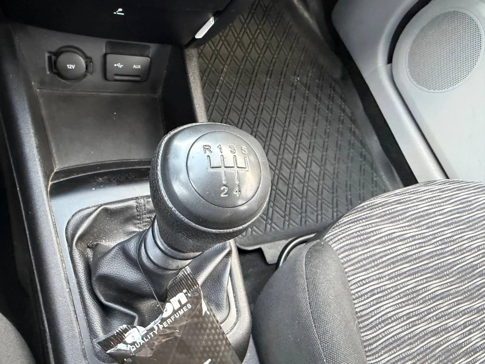 Kia Ceed 1.6CRDI* KLIMA* REALNI KM* , снимка 15 - Автомобили и джипове - 56437541