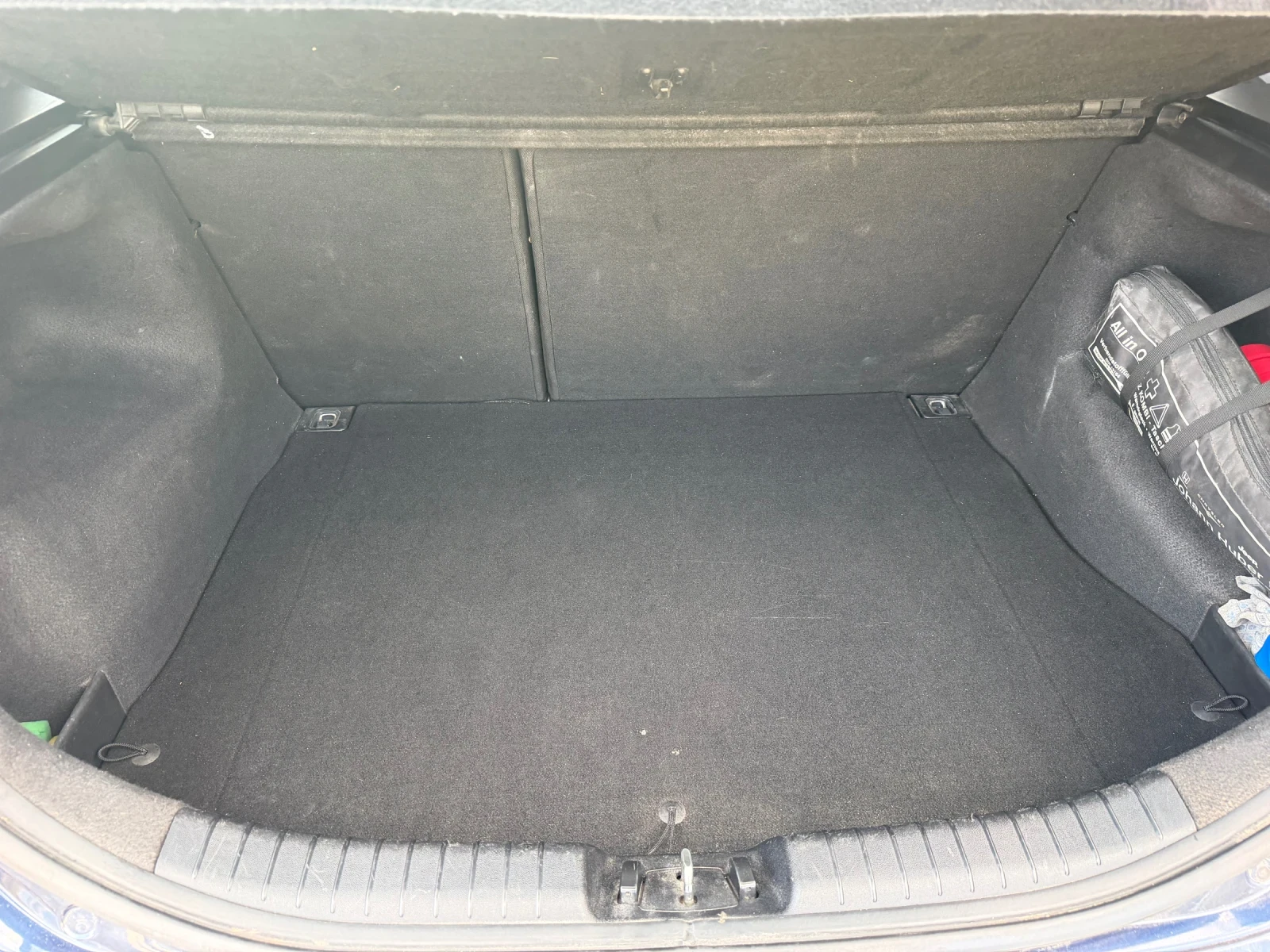 Kia Ceed 1.6CRDI* KLIMA* REALNI KM* , снимка 17 - Автомобили и джипове - 56437541