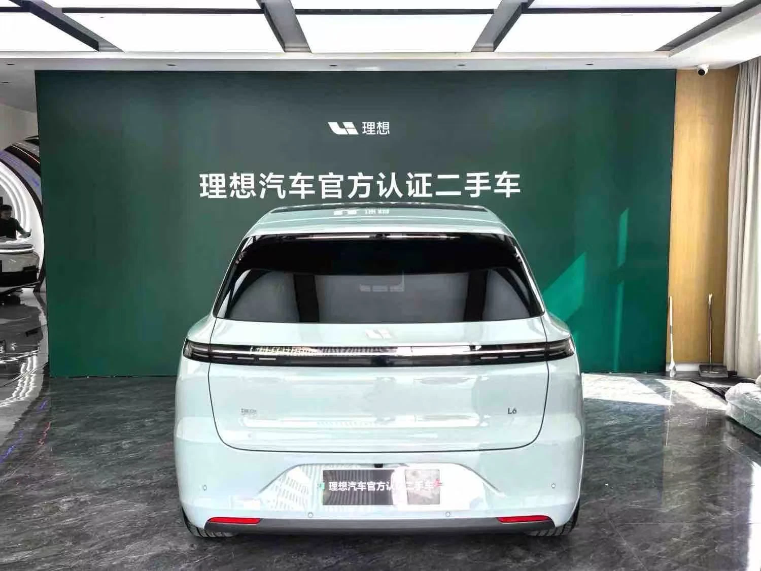 Li Auto L6 L6 MAX | 2025 | 408 �.�. | AWD 4X4 | FULL EXTRAS | | Mobile.bg � ����������� 2