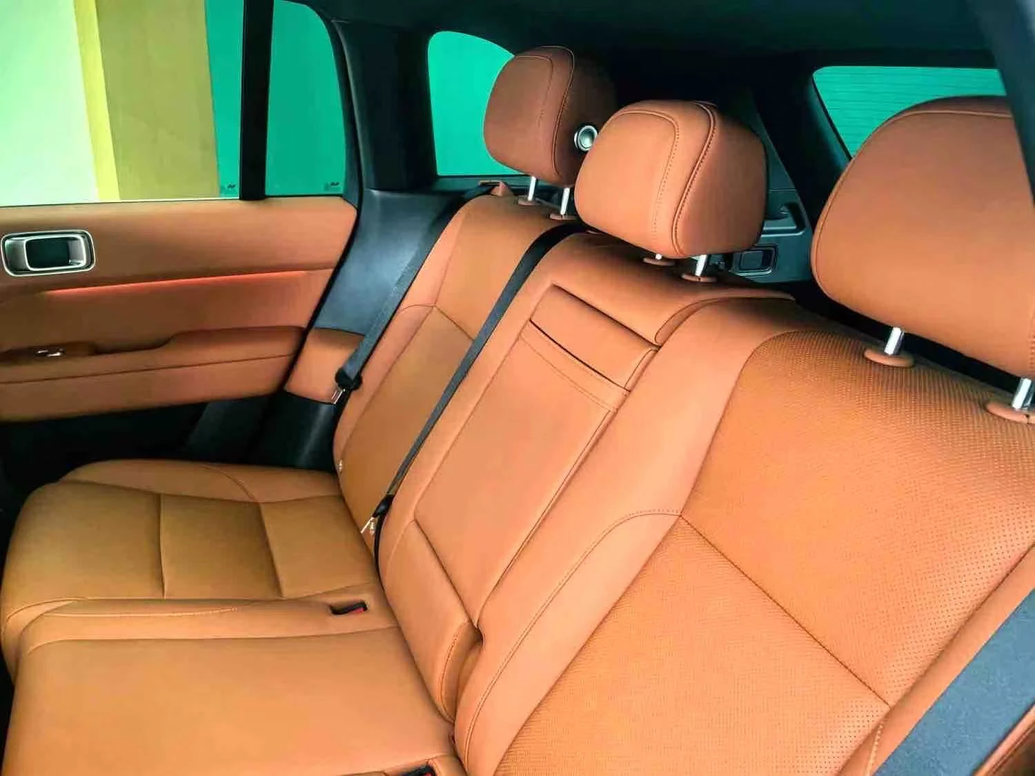 Li Auto L6 L6 MAX | 2025 | 408 �.�. | AWD 4X4 | FULL EXTRAS | | Mobile.bg � ����������� 6