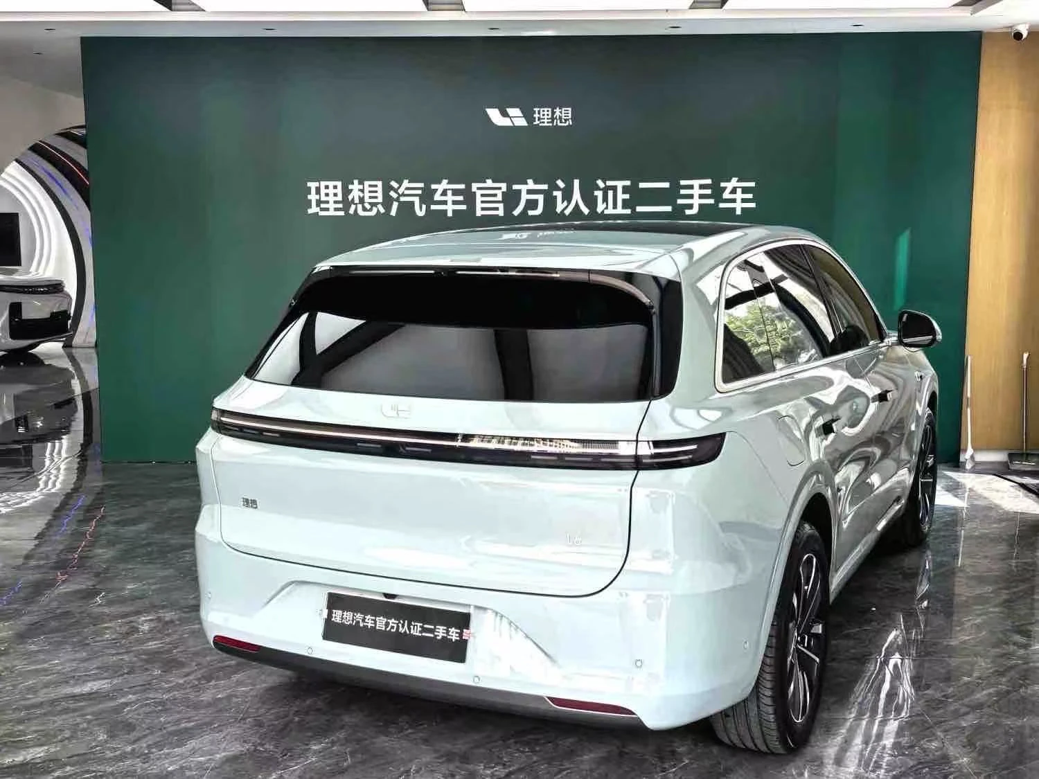 Li Auto L6 L6 MAX | 2025 | 408 �.�. | AWD 4X4 | FULL EXTRAS | | Mobile.bg � ����������� 3