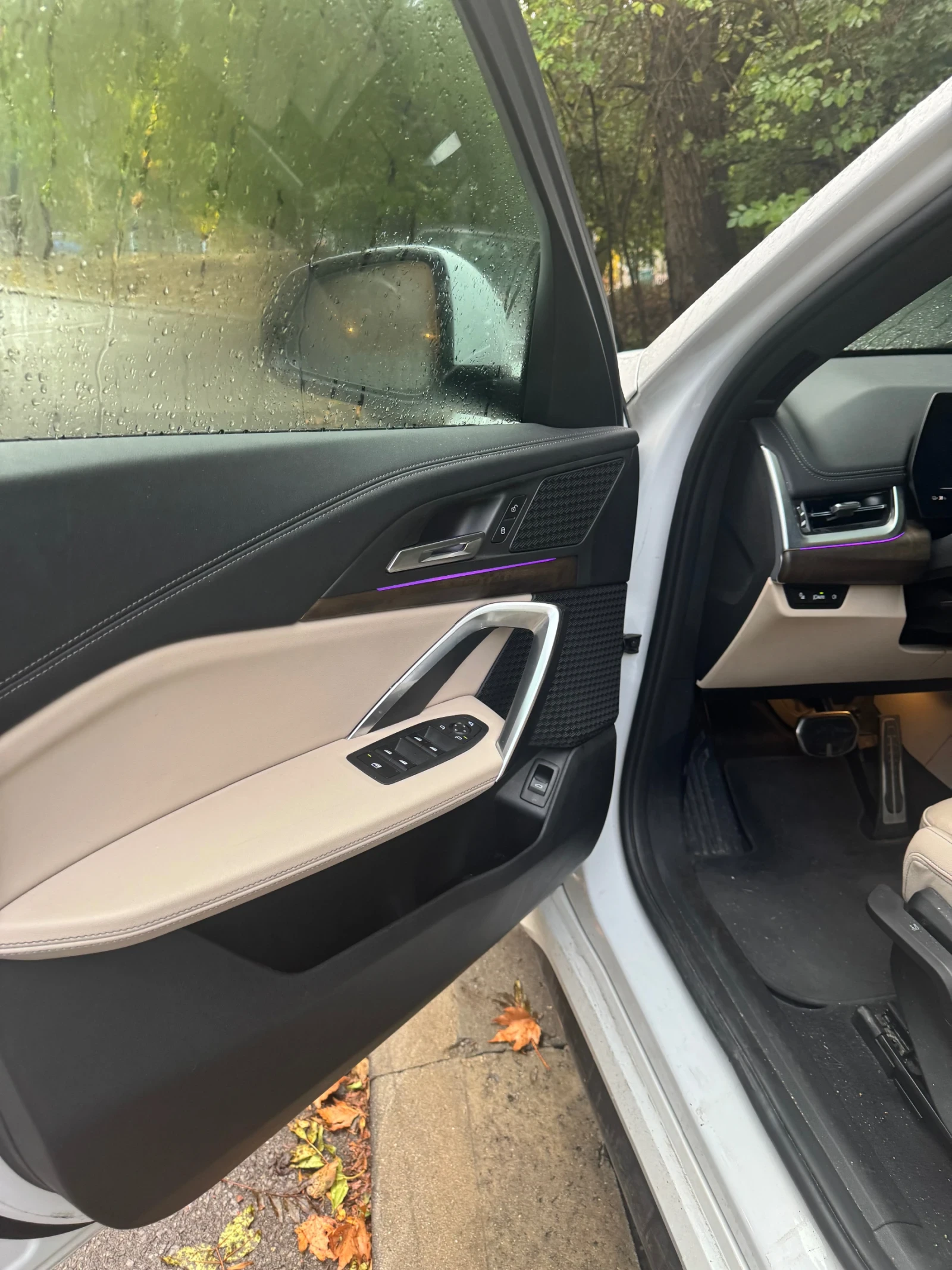 BMW iX1, снимка 13 - Автомобили и джипове - 56615682