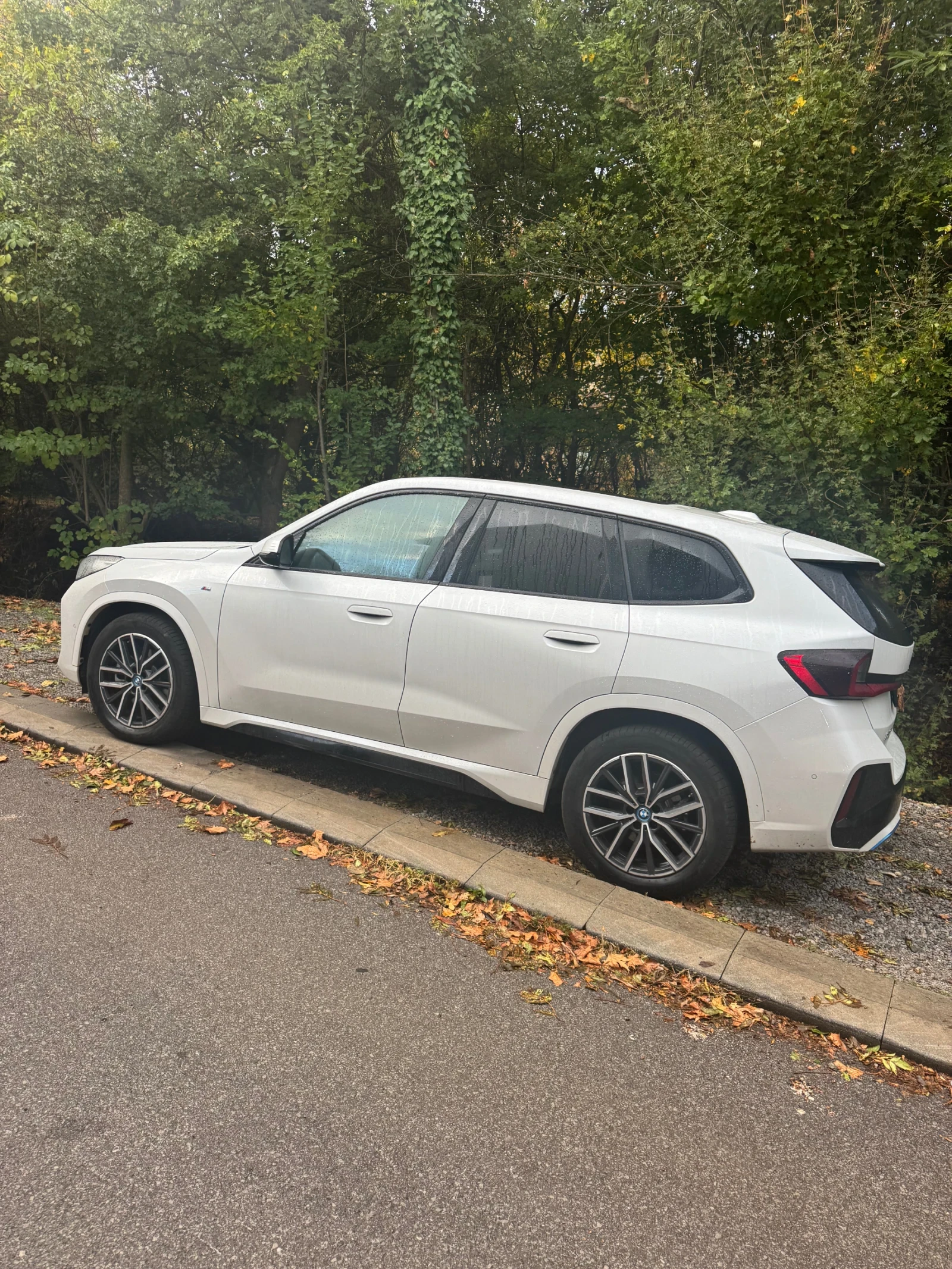 BMW iX1, снимка 4 - Автомобили и джипове - 56615682