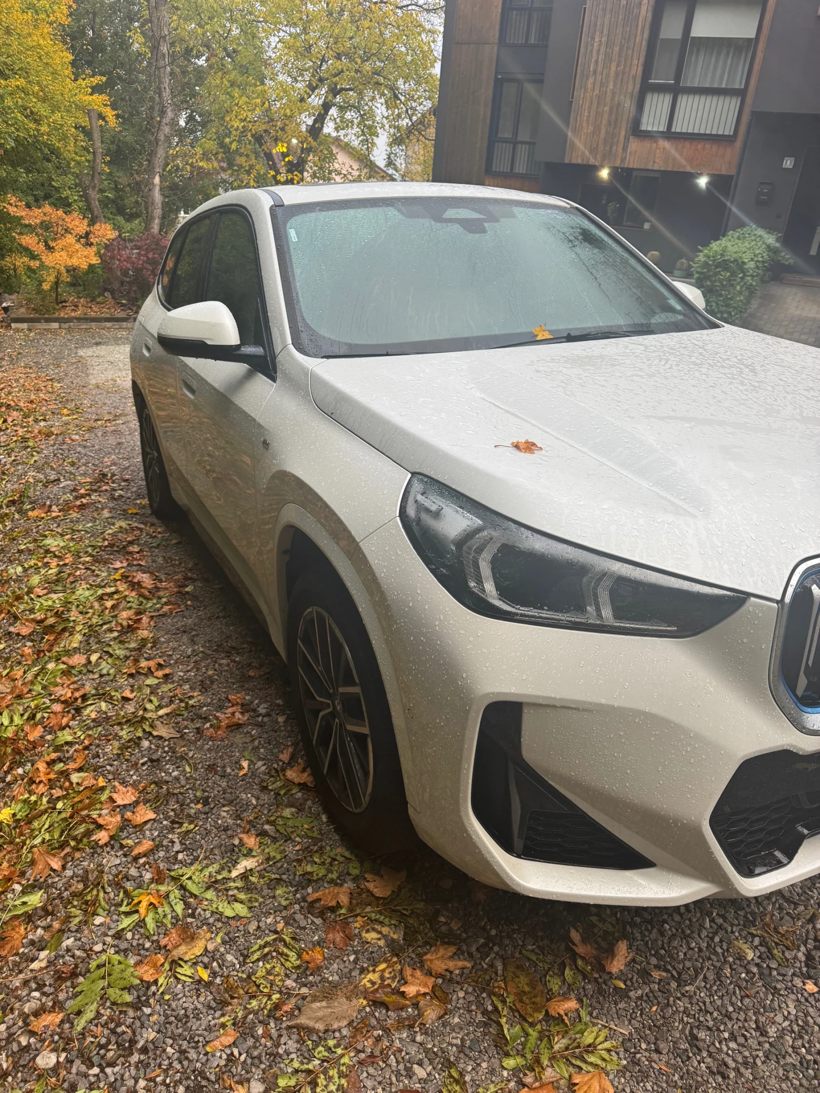 BMW iX1, снимка 6 - Автомобили и джипове - 56615682