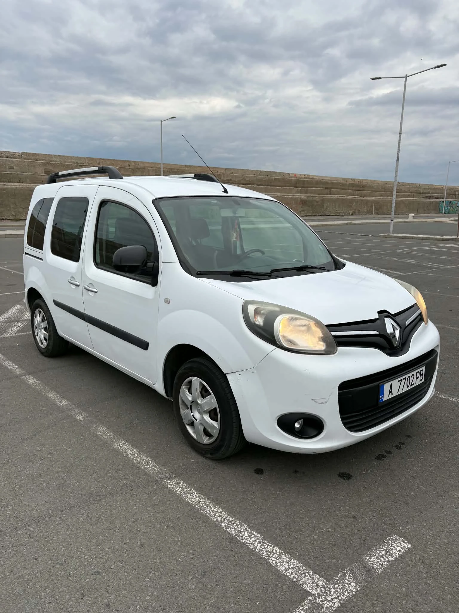 Renault Kangoo, снимка 4 - Автомобили и джипове - 56616804
