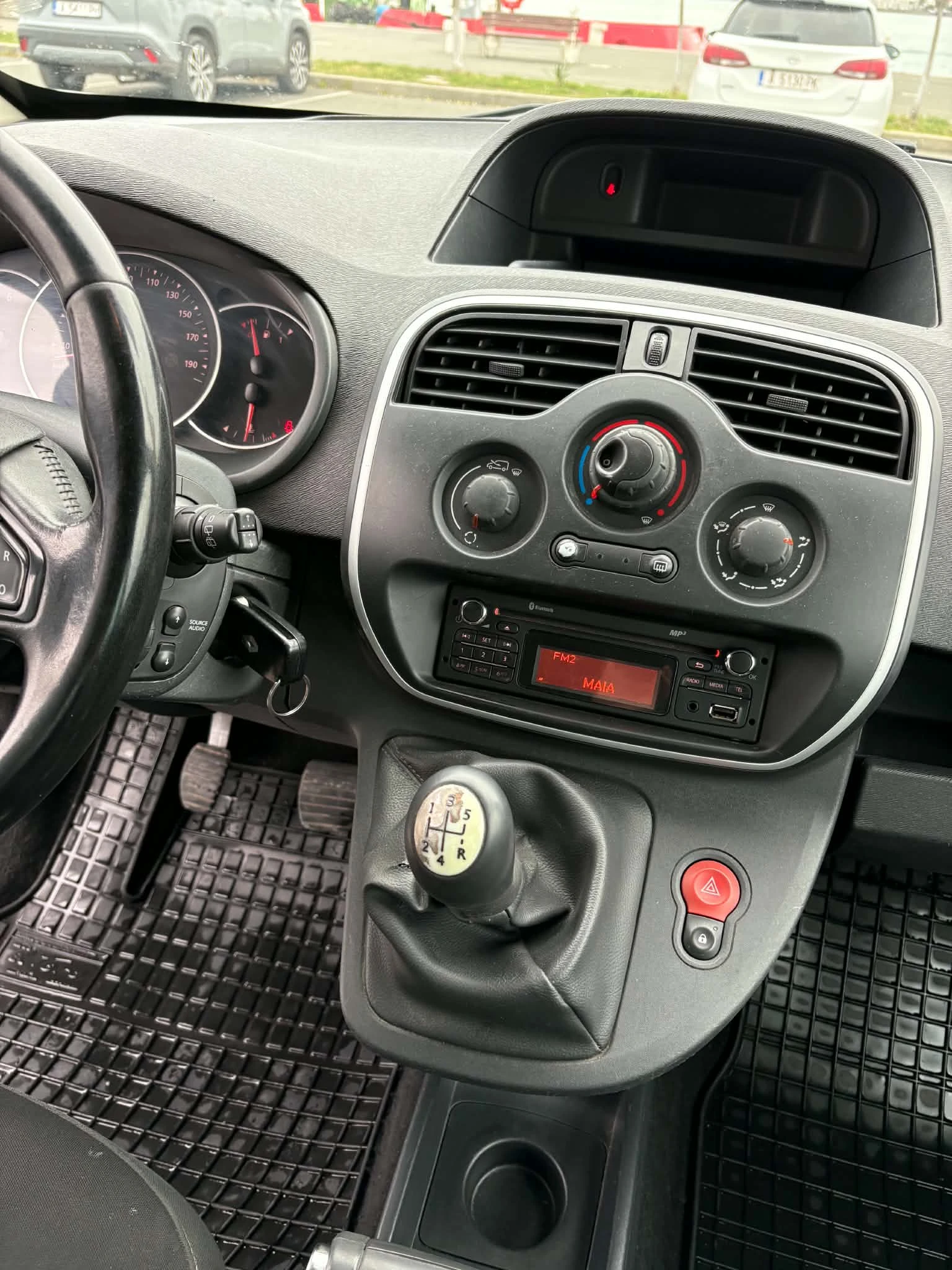 Renault Kangoo, снимка 12 - Автомобили и джипове - 56616804