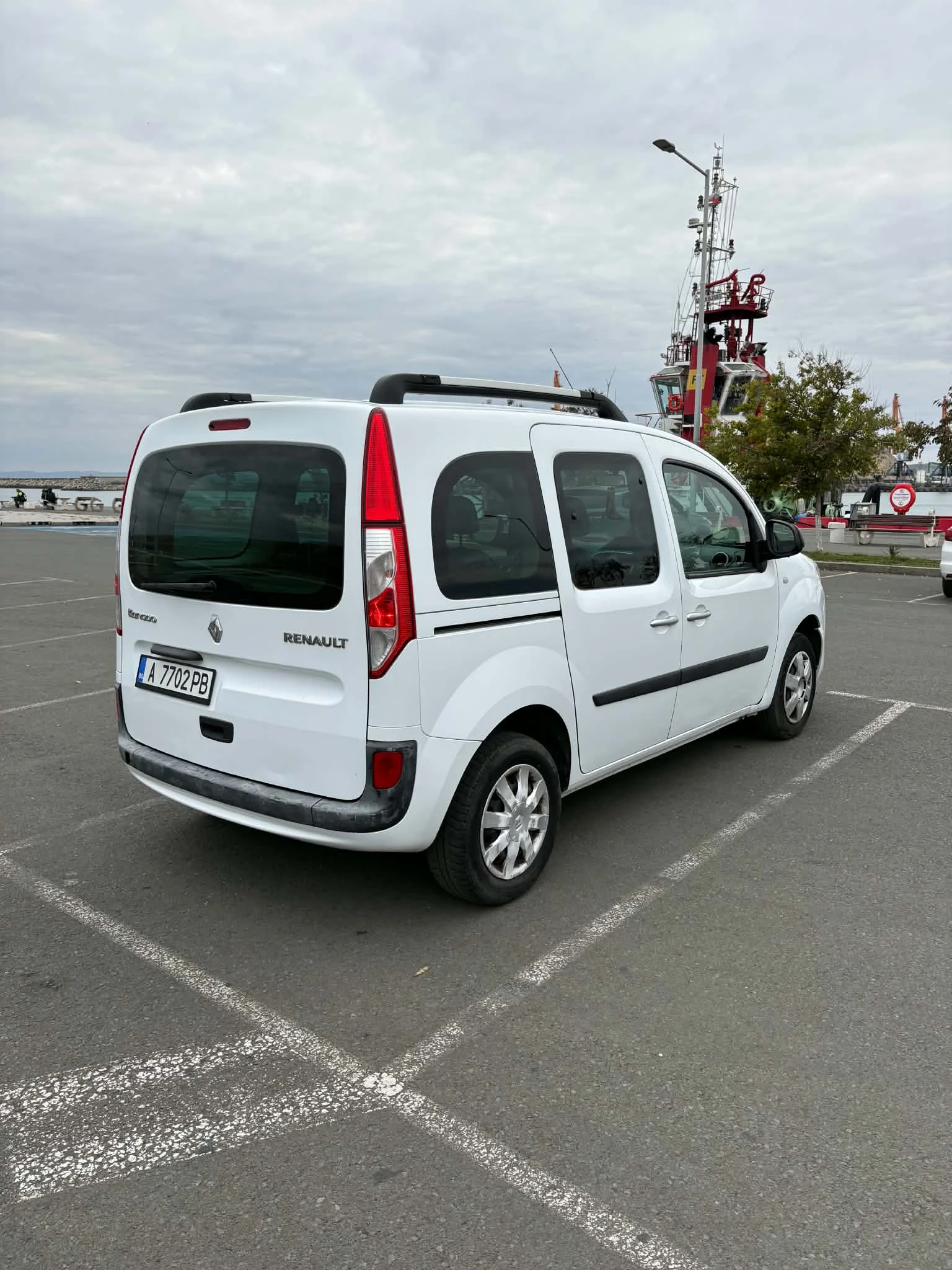 Renault Kangoo, снимка 3 - Автомобили и джипове - 56616804