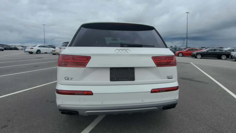 Audi Q7 Premium Plus* 3.0T* двойна панорама* Памет На Седа, снимка 4 - Автомобили и джипове - 47519922