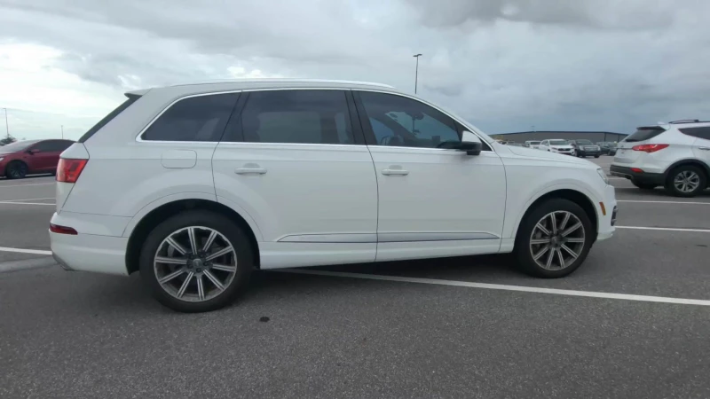 Audi Q7 Premium Plus* 3.0T* двойна панорама* Памет На Седа, снимка 3 - Автомобили и джипове - 47519922