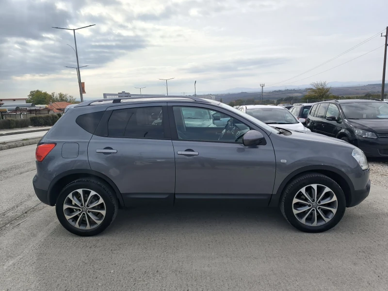 Nissan Qashqai 2.0i, снимка 4 - Автомобили и джипове - 52130362