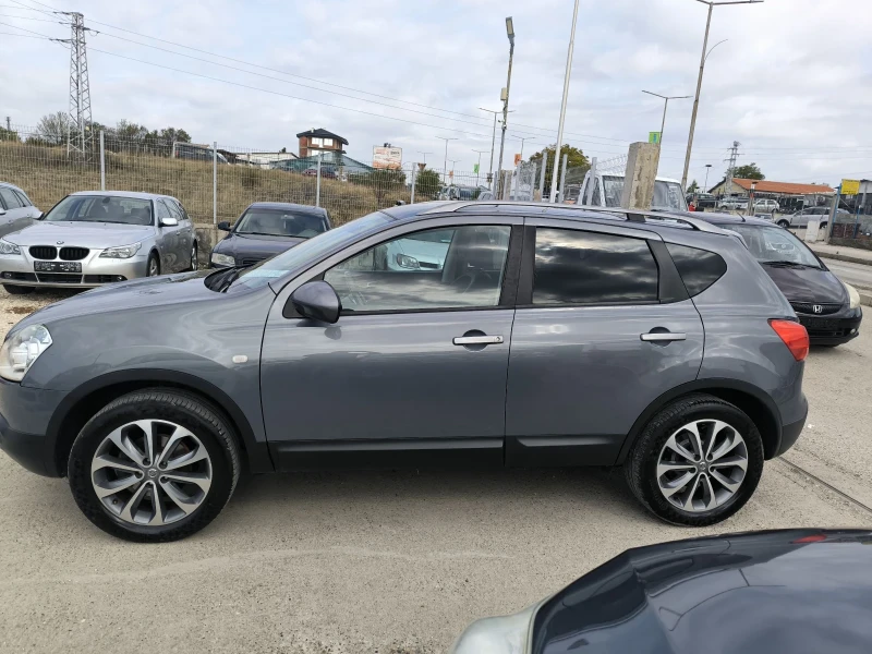 Nissan Qashqai 2.0i, снимка 6 - Автомобили и джипове - 52130362
