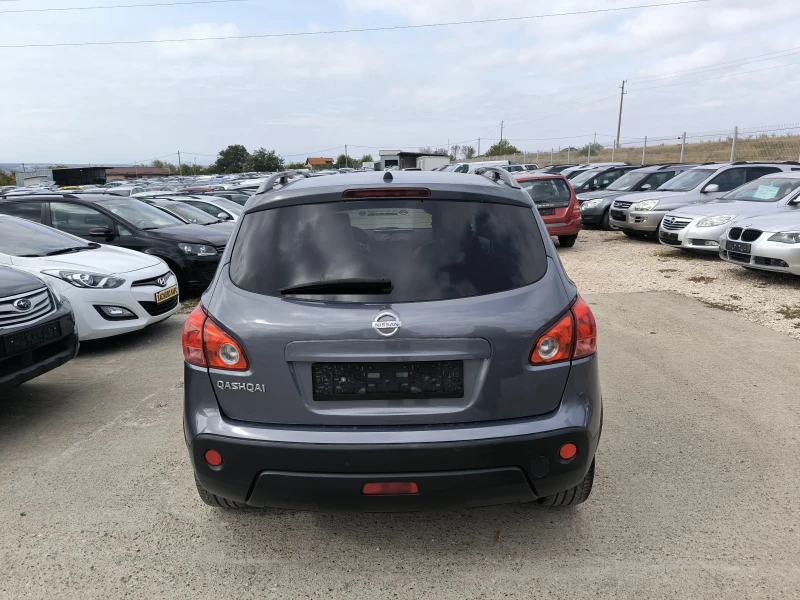 Nissan Qashqai 2.0i, снимка 5 - Автомобили и джипове - 52130362