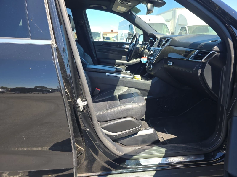 Mercedes-Benz ML 500 AMG* PACK* HARMON* KARDON* ПОДГРЕВ* ОБДУХВАНЕ* МАС, снимка 12 - Автомобили и джипове - 52699689