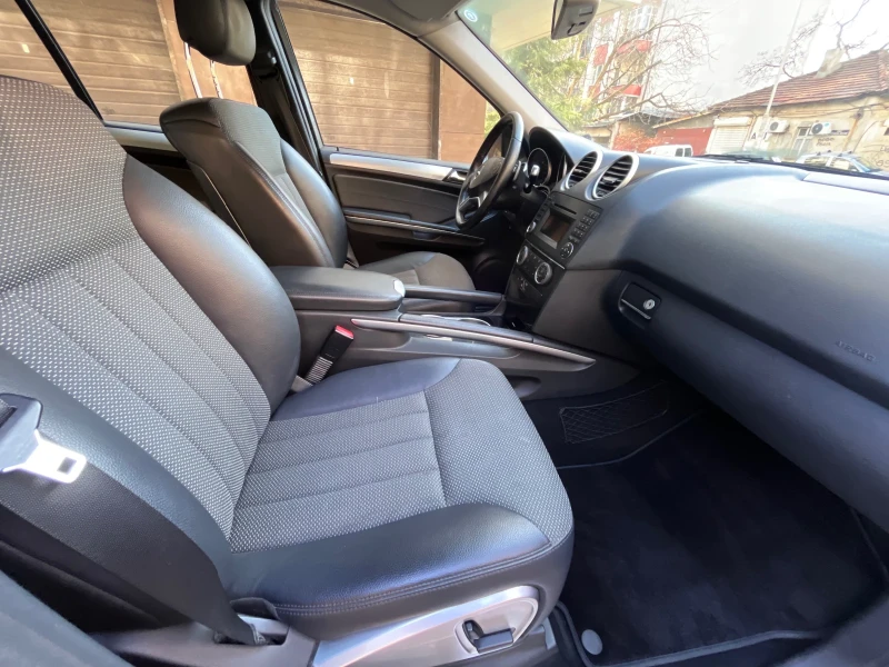 Mercedes-Benz ML 320 Facelift/Amg/Sport/Exclusive/Euro5B/ЧистоНова, снимка 11 - Автомобили и джипове - 52500424