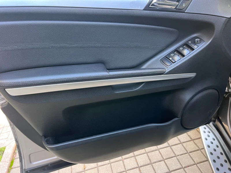 Mercedes-Benz ML 320 Facelift/Amg/Sport/Exclusive/Euro5B/ЧистоНова, снимка 13 - Автомобили и джипове - 52500424