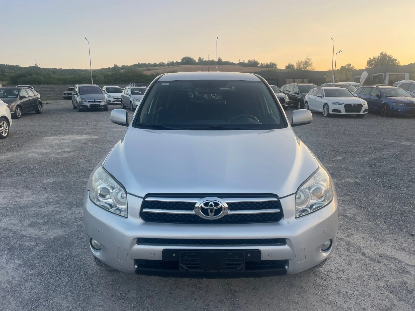 Toyota Rav4 2.0 БЕНЗИН CROSSOVER 4X4 NAVI - изображение 2
