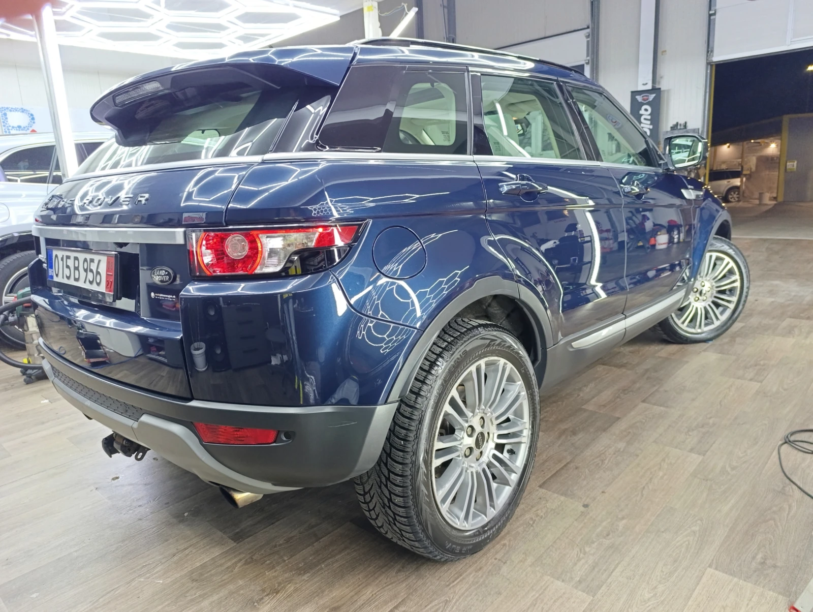 Land Rover Range Rover Evoque 2.0 Si4 Dynamic AT6 - изображение 8