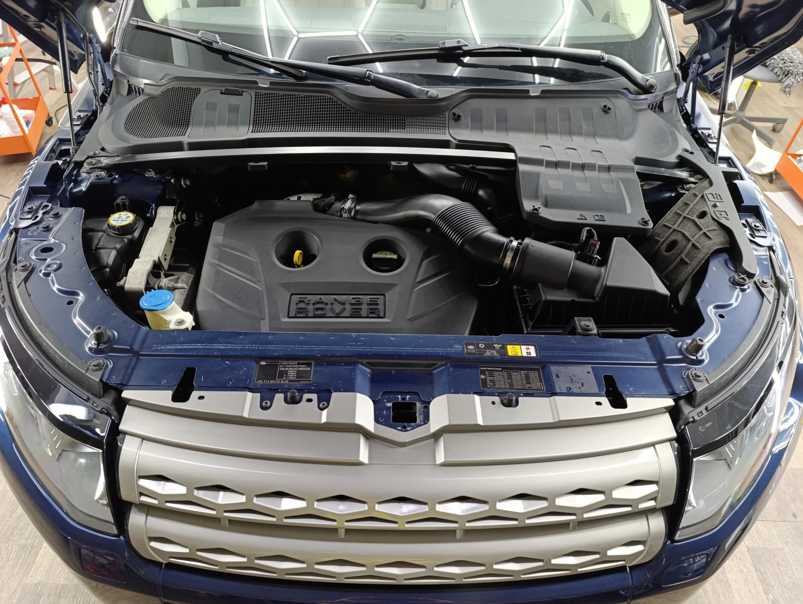 Land Rover Range Rover Evoque 2.0 Si4 Dynamic AT6 - изображение 7