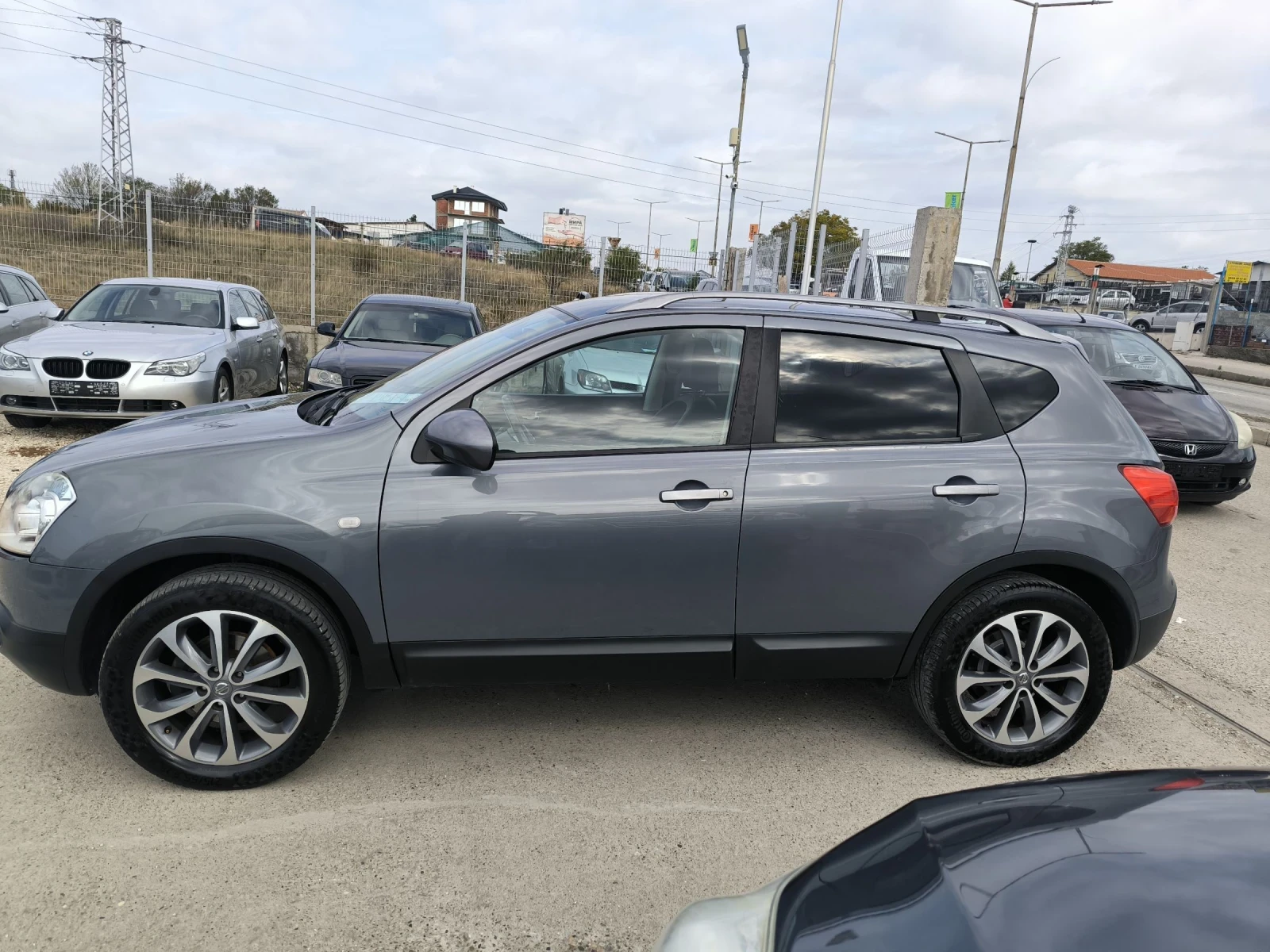 Nissan Qashqai 2.0i - изображение 6