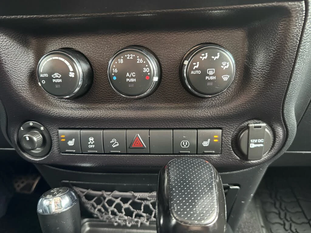 Jeep Wrangler Sahara 75th Anniversary 4WD, снимка 10 - Автомобили и джипове - 53810715