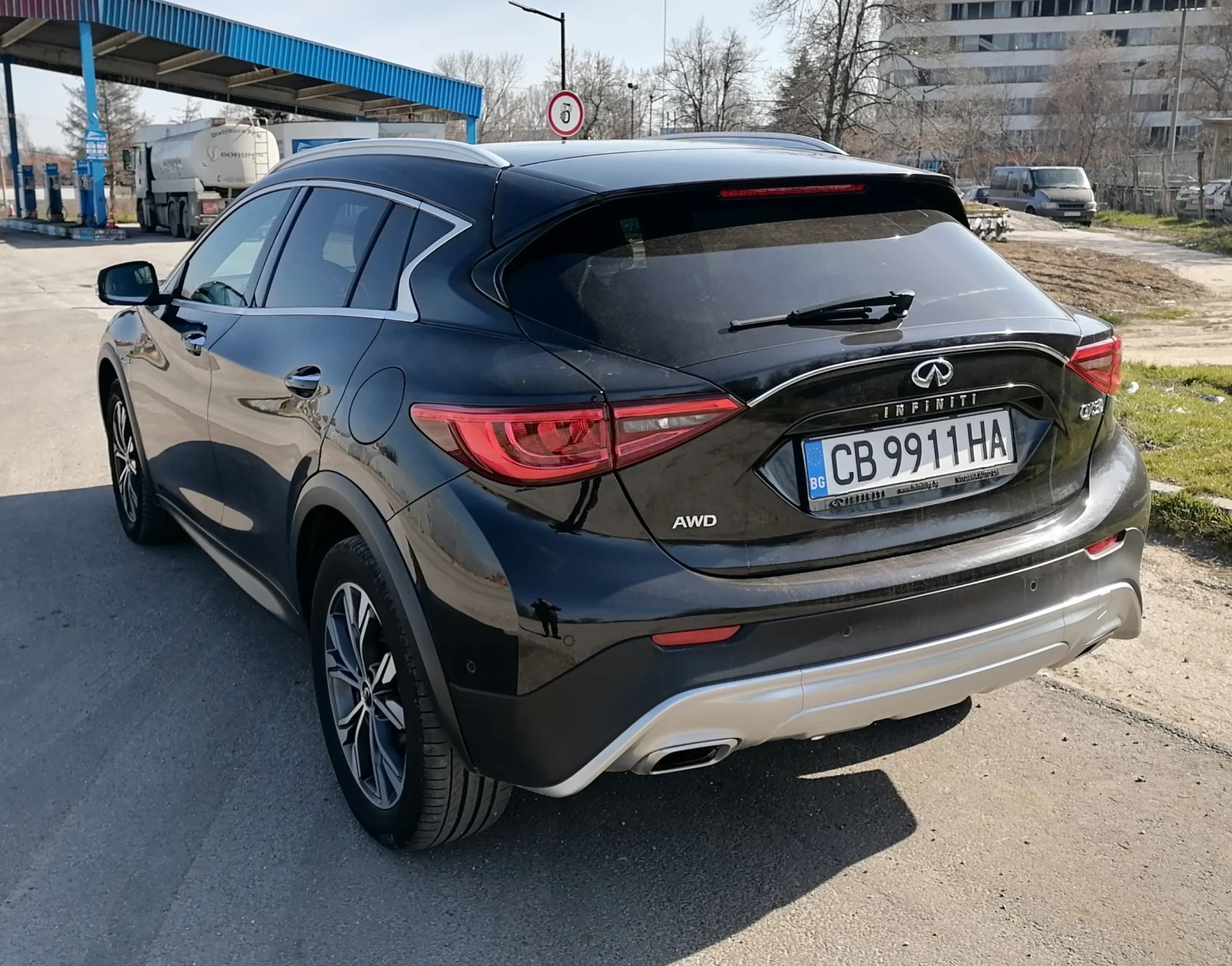Infiniti QX30, снимка 4 - Автомобили и джипове - 54080203