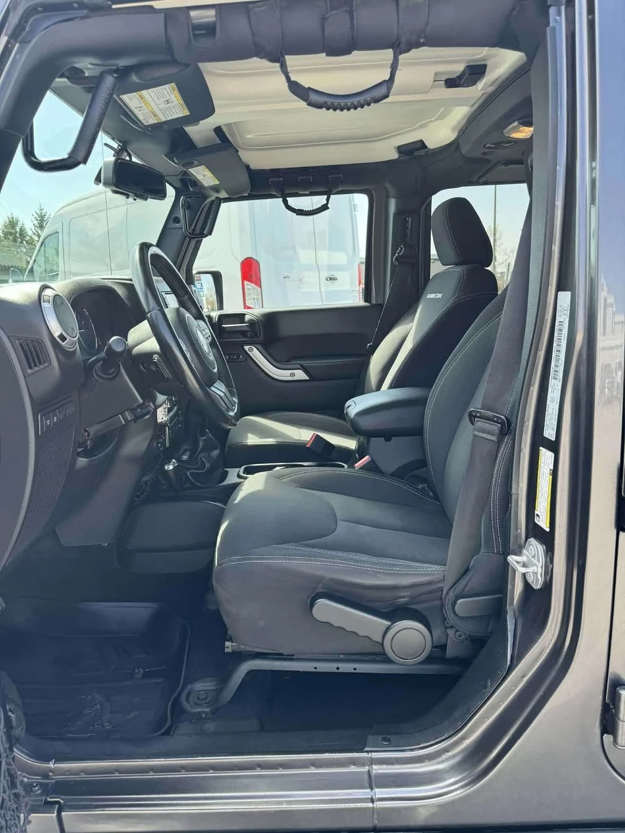 Jeep Wrangler Rubicon /CARFAX/�������/4�4 | Mobile.bg � ����������� 10
