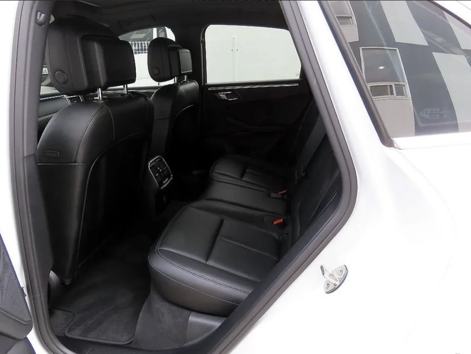 Porsche Macan 2.0, снимка 6 - Автомобили и джипове - 54788477