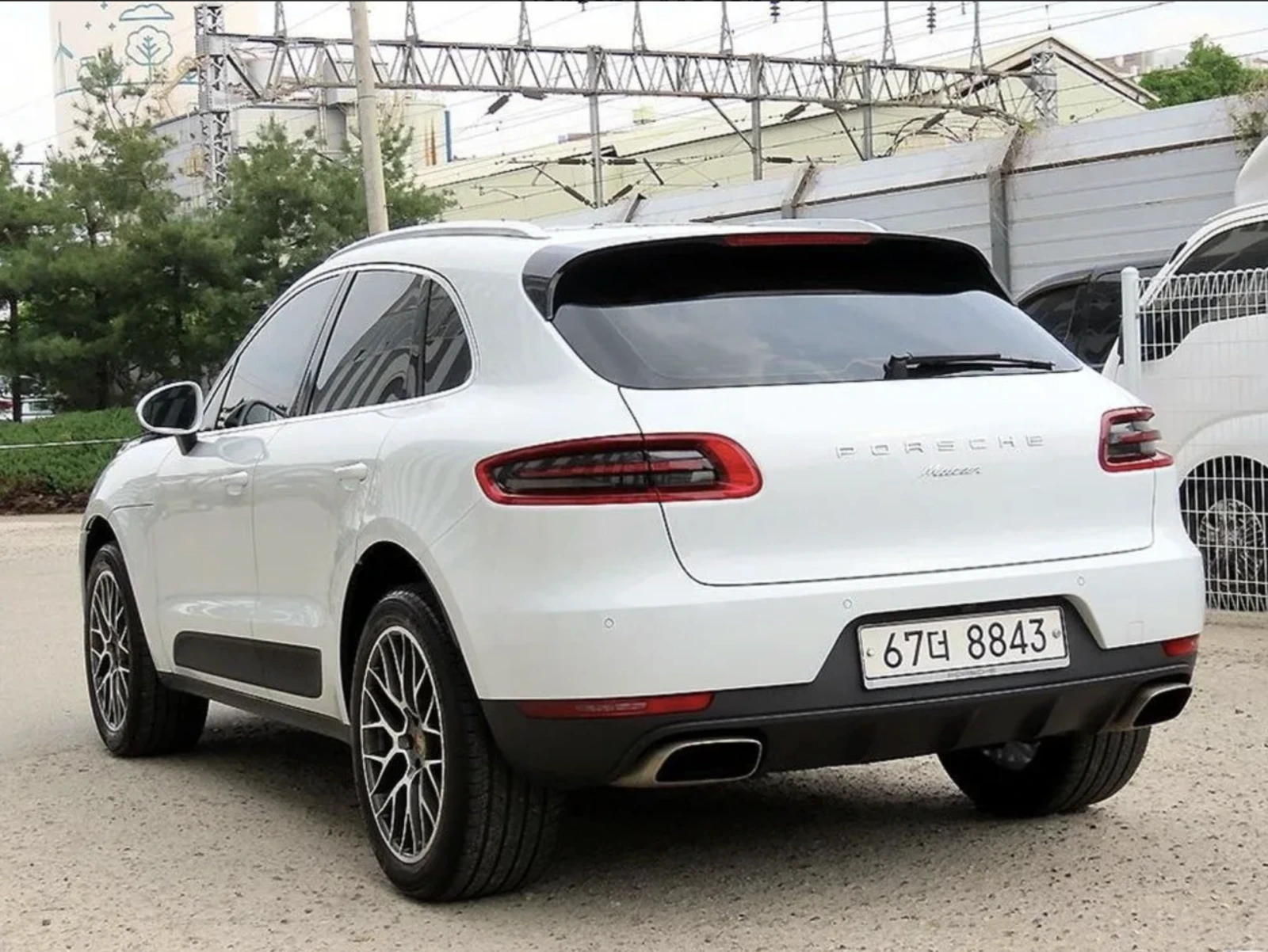 Porsche Macan 2.0, снимка 3 - Автомобили и джипове - 54788477